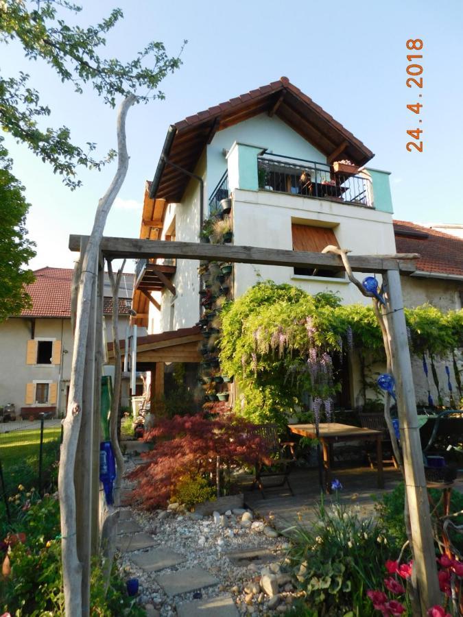 Chez Nous. B & B Bassy Exterior foto